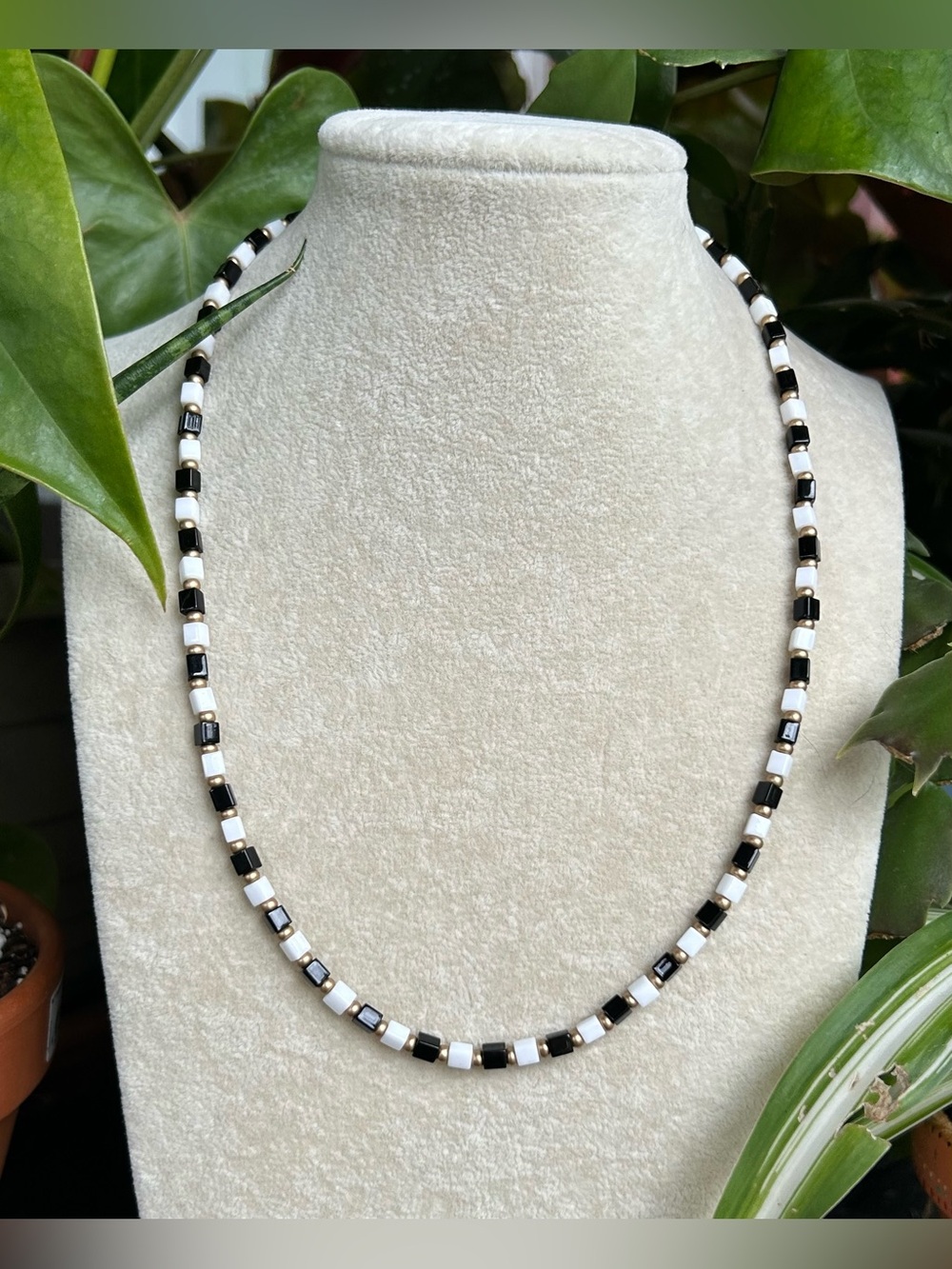 Black & White necklace